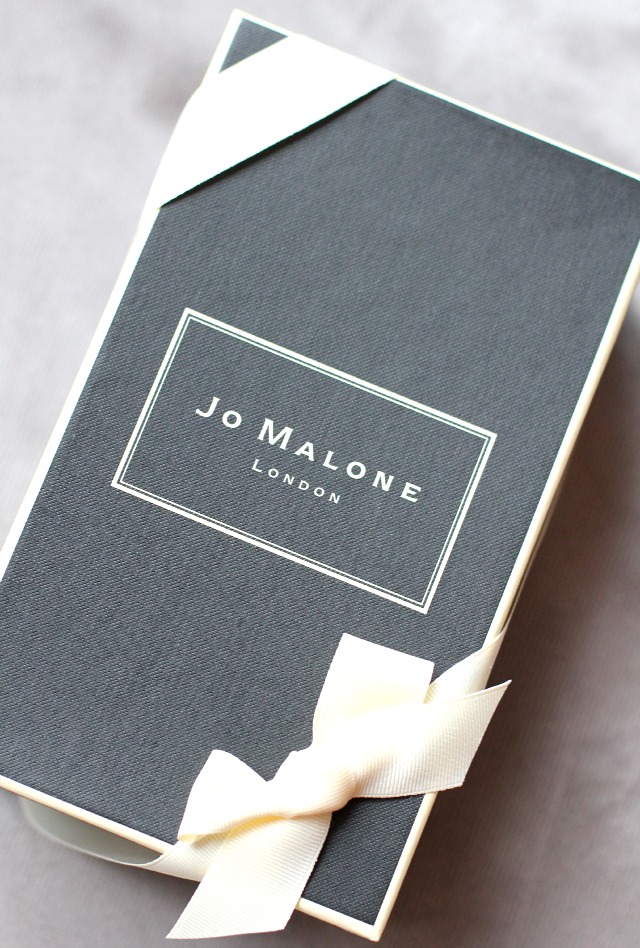 Jo Malone scent surround diffuser in Pomegranate Noir