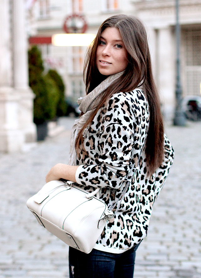 Outfit: Louis Vuitton "Sofia Coppola bag BB" in blanc casse
