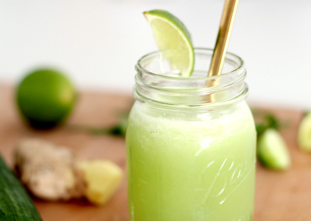 green cleansing detox juice