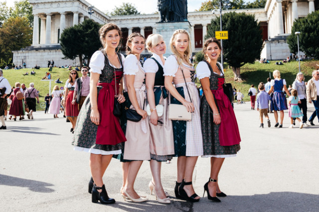 #coverprwiesn Oktoberfest 2014 - Bikinis & Passports