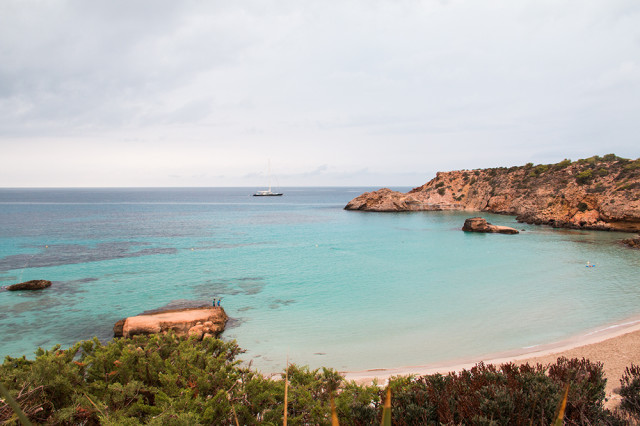 Cotton Beach Club - Cala Tarida, Ibiza | Bikinis & Passports