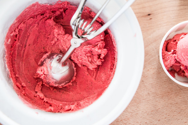 RECIPE: homemade healthy strawberry ice cream | Bikinis & Passports