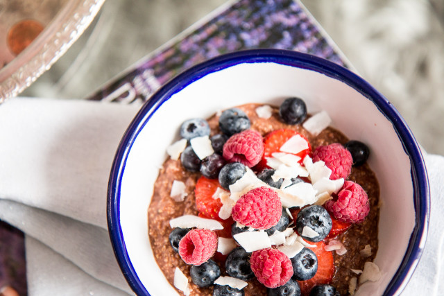 Recipe: Healthy Chocolate Porridge | Bikinis & Passports