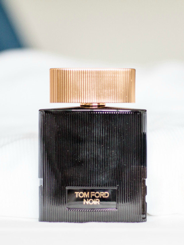 Advent Calendar Day 15: Tom Ford Noir pour Femme | Bikinis & Passports