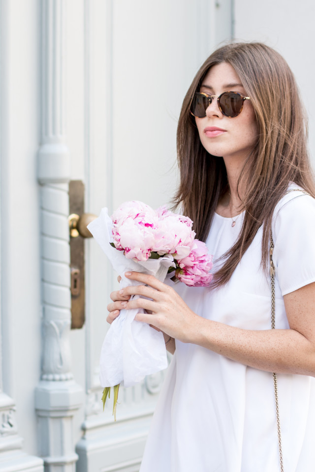 OUTFIT: Amoulette de Cartier rosegold opal | Bikinis & Passports