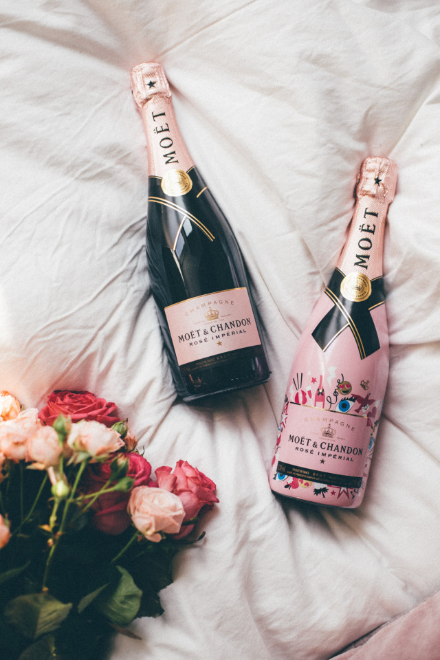 Moët & Chandon Rosé Impérial Valentine's Day 2017 - Bikinis & Passports