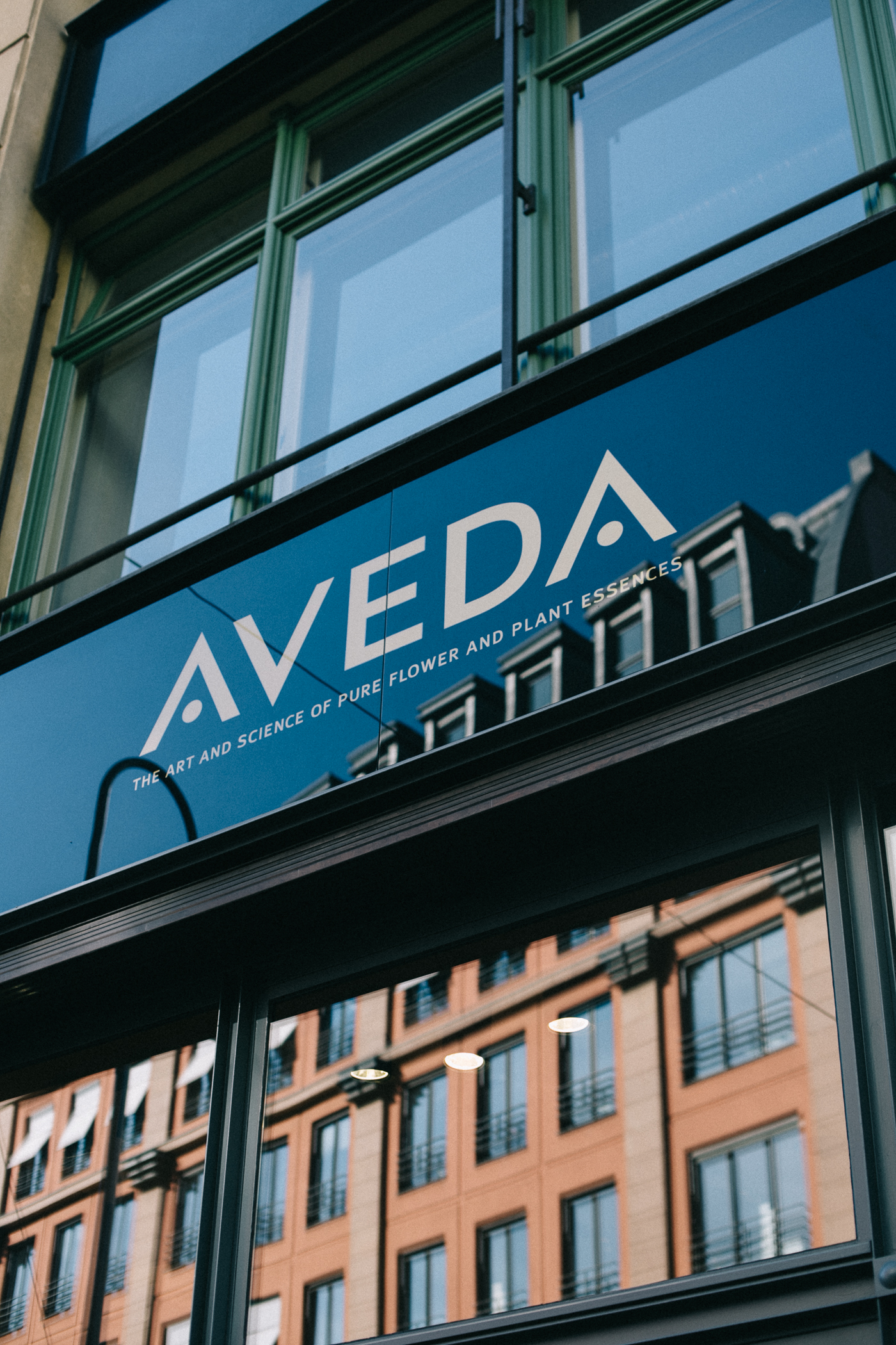 Aveda Experience Berlin - Hackesche Höfe | Bikinis & Passports