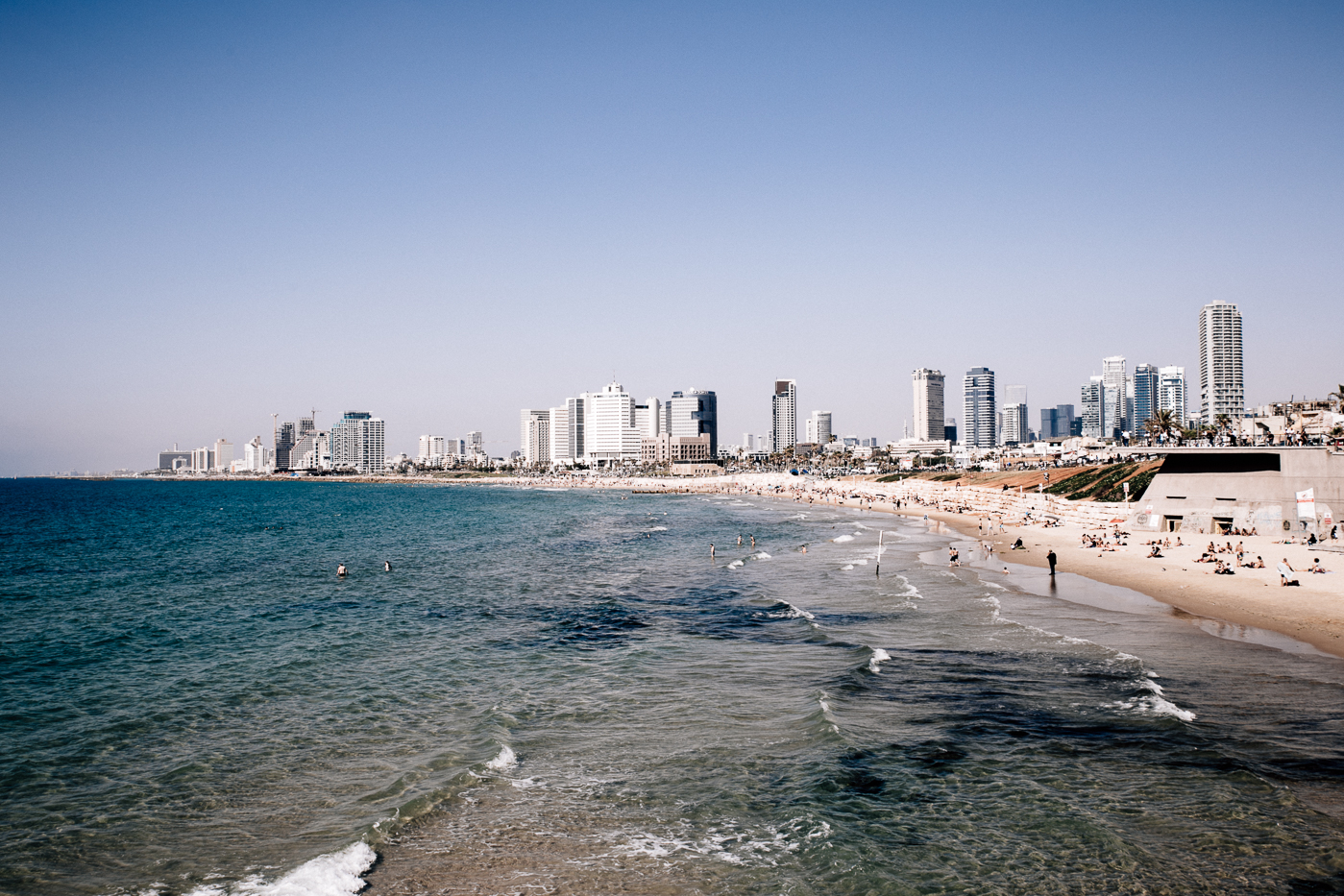 Tel Aviv Travel Guide - Bikinis & Passports