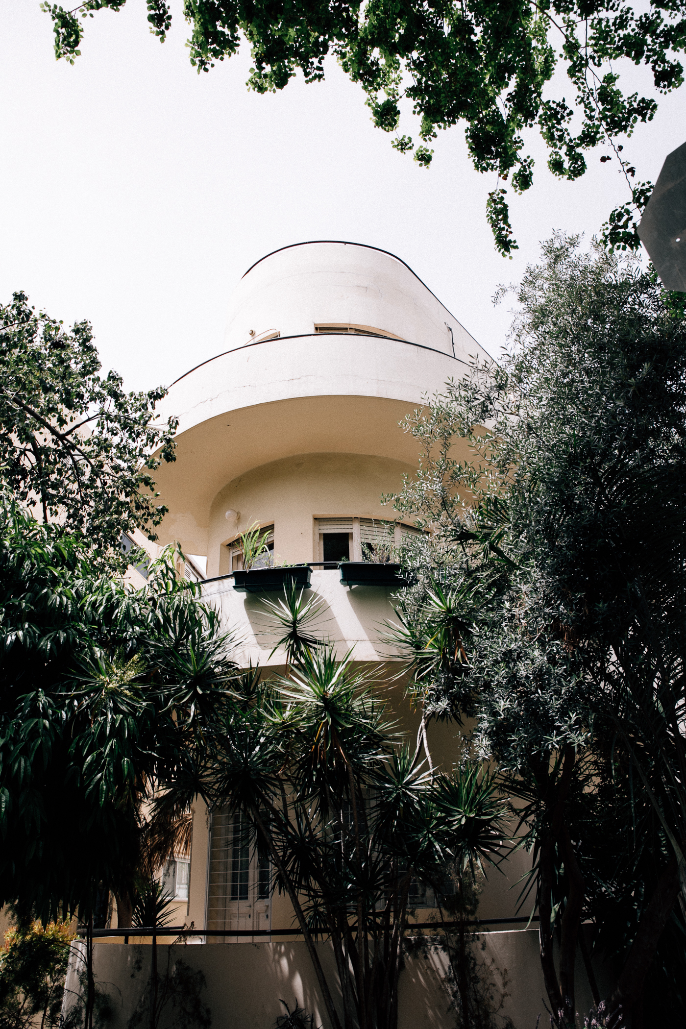 Tel Aviv Bauhaus open museum, Bauhaus walking tour - Bikinis & Passports