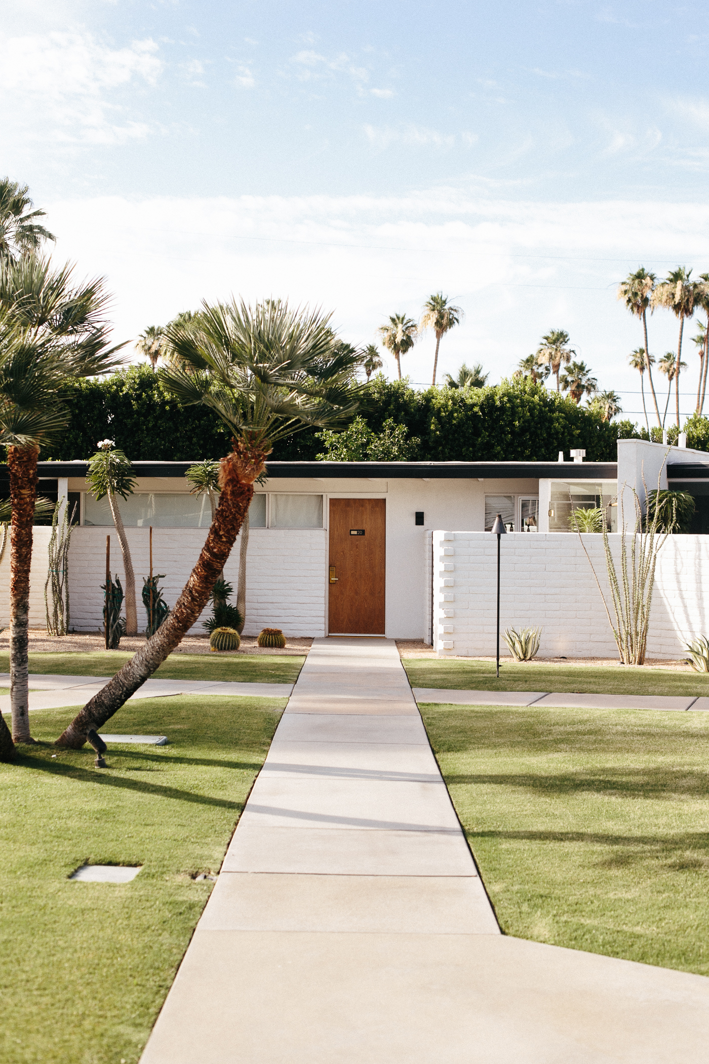 L'Horizon Palm Springs Bungalow No. 20 | Bikinis & Passports