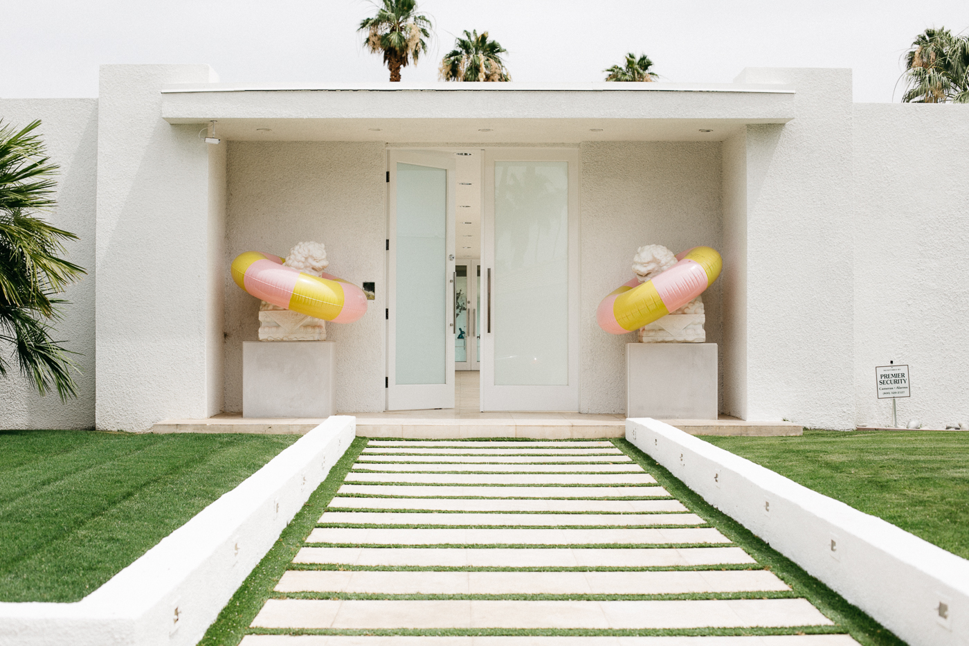 Things To Do In Palm Springs: Modernism, Cool Doors & Houses | Bikinis & Passports