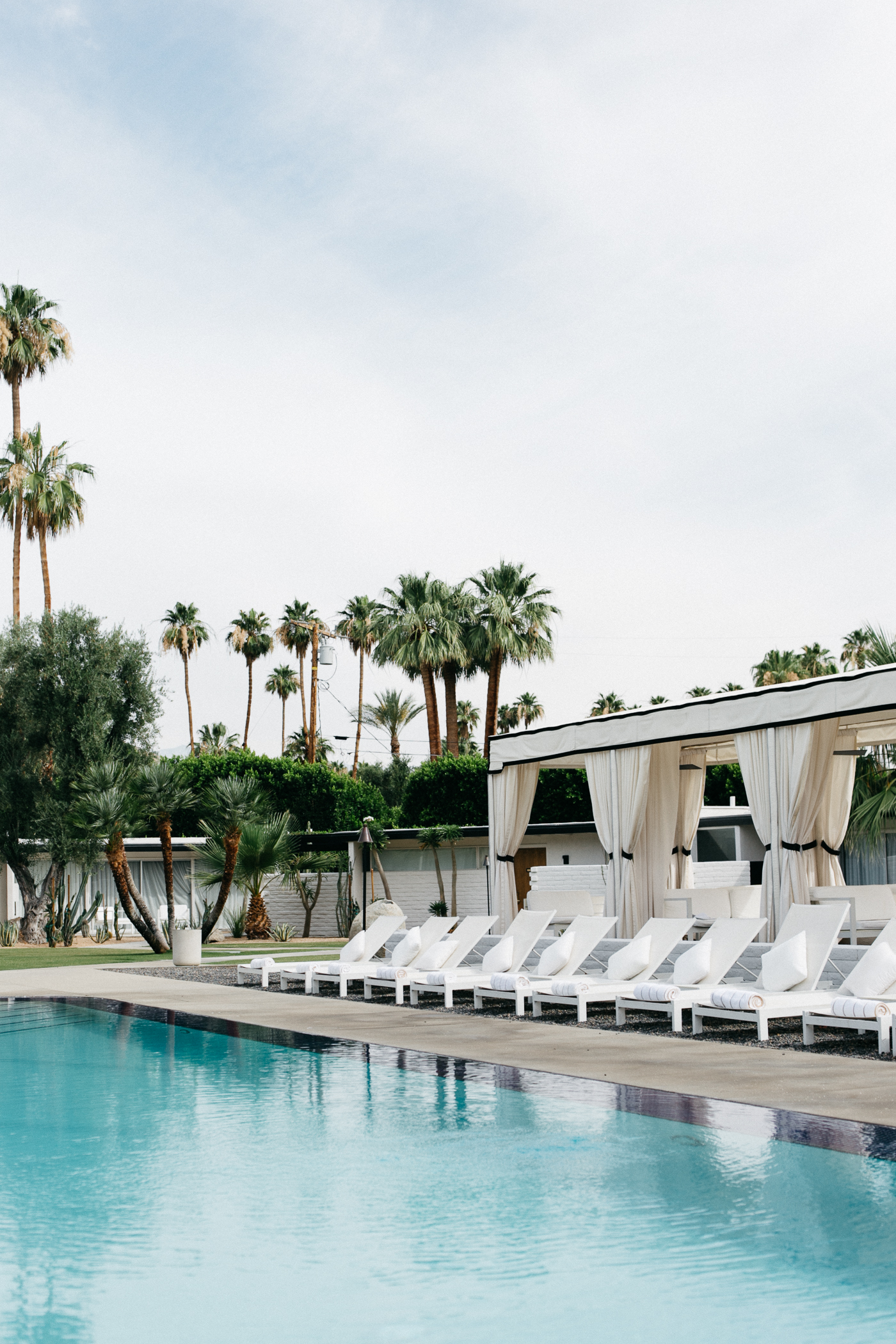 L'Horizon Palm Springs Hotel Review - Bikinis & Passports